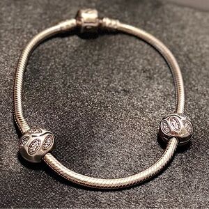 PANDORA Silver Clip Snake Chain Barrel Closure with 2 Crystal Clip Charms